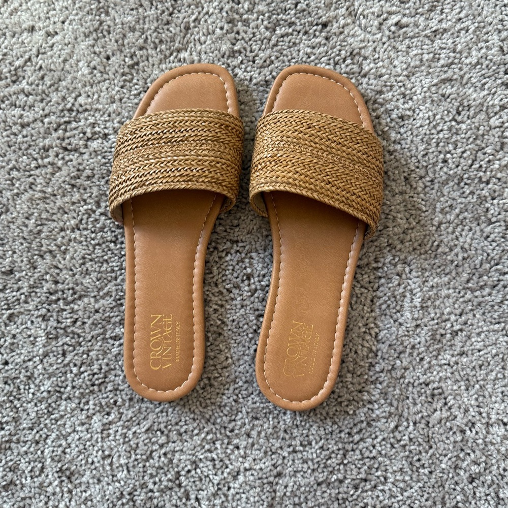 Crown Vintage Brown Woven Slide Sandals, size 9 (NWOB!) ✨